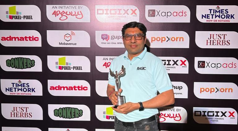 award-banner-4